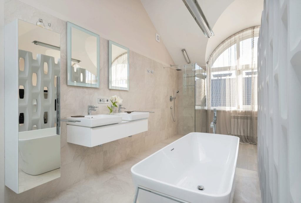 reglaze-fiberglass-tub
